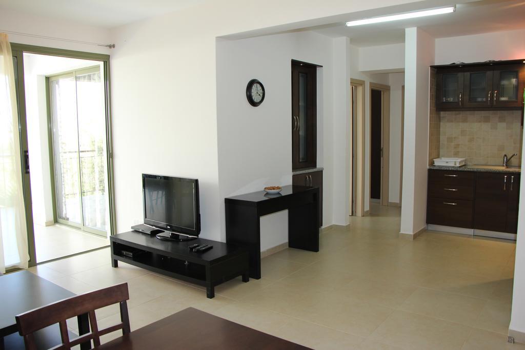 Apartamento Danaos Pool View Paphos Exterior foto